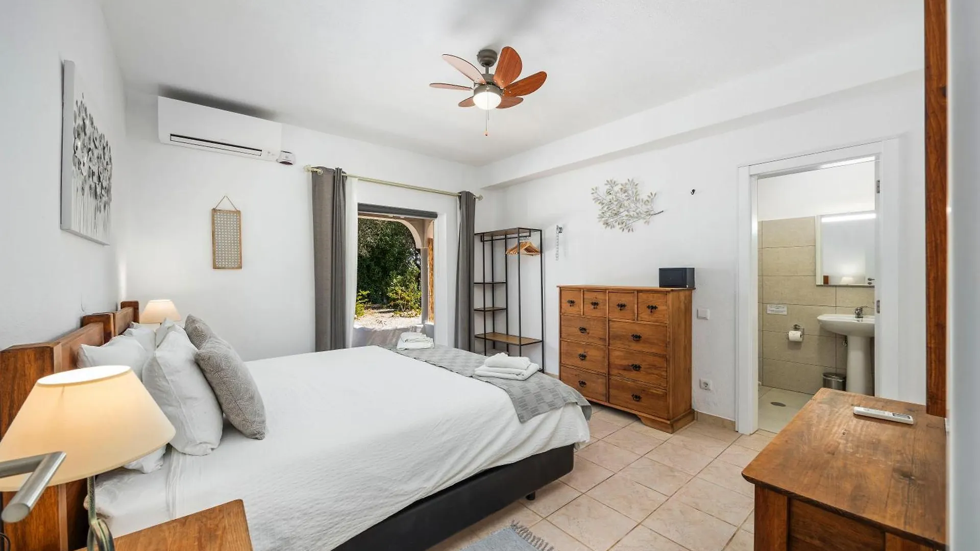 Bed & Breakfast Bed and Breakfast Casa Jardim Oasis Lagoa